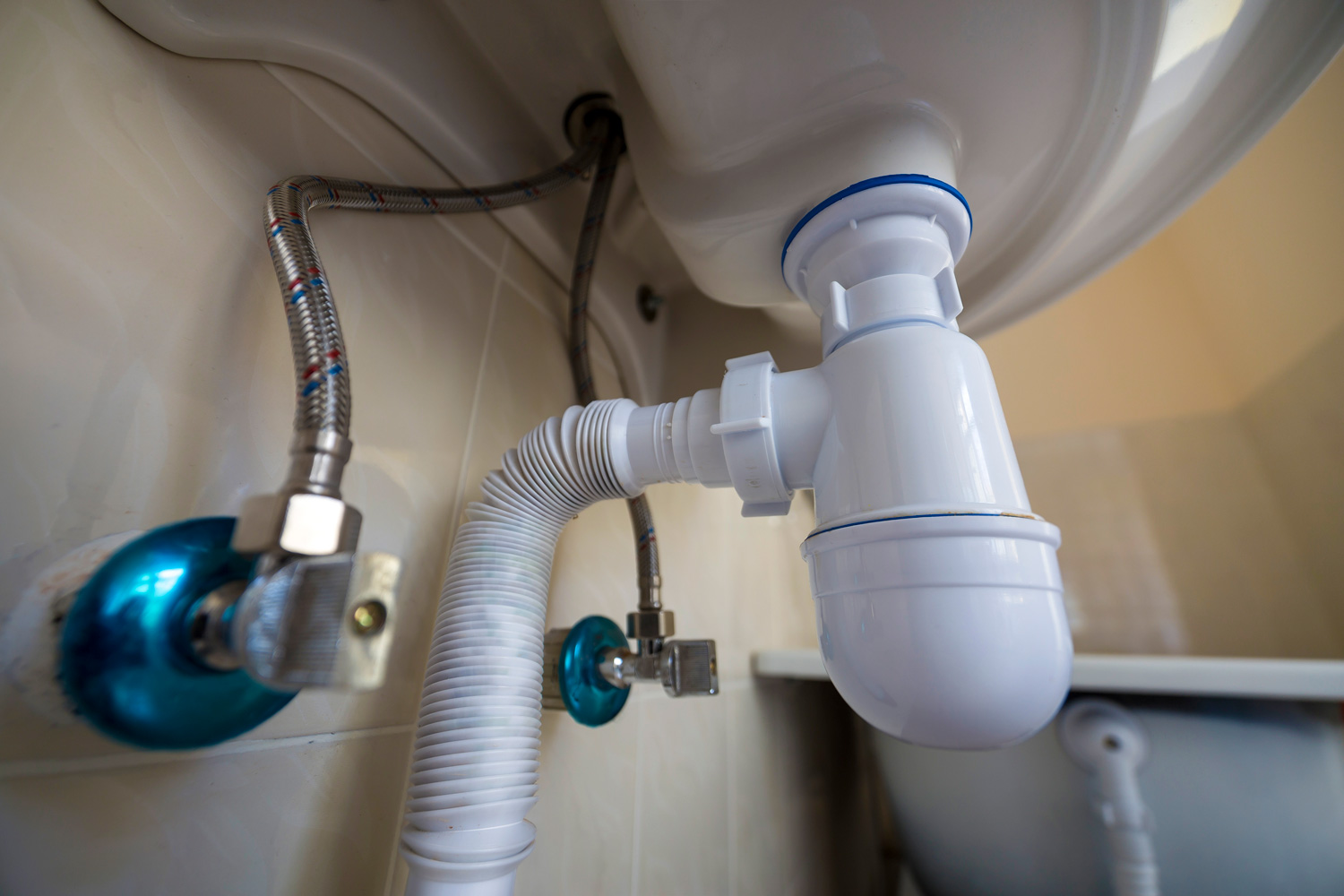 Bakka Service – din døgnåpne rørlegger i Aurskog Høland for akutt hjelp ved vannlekkasje og tette rør.